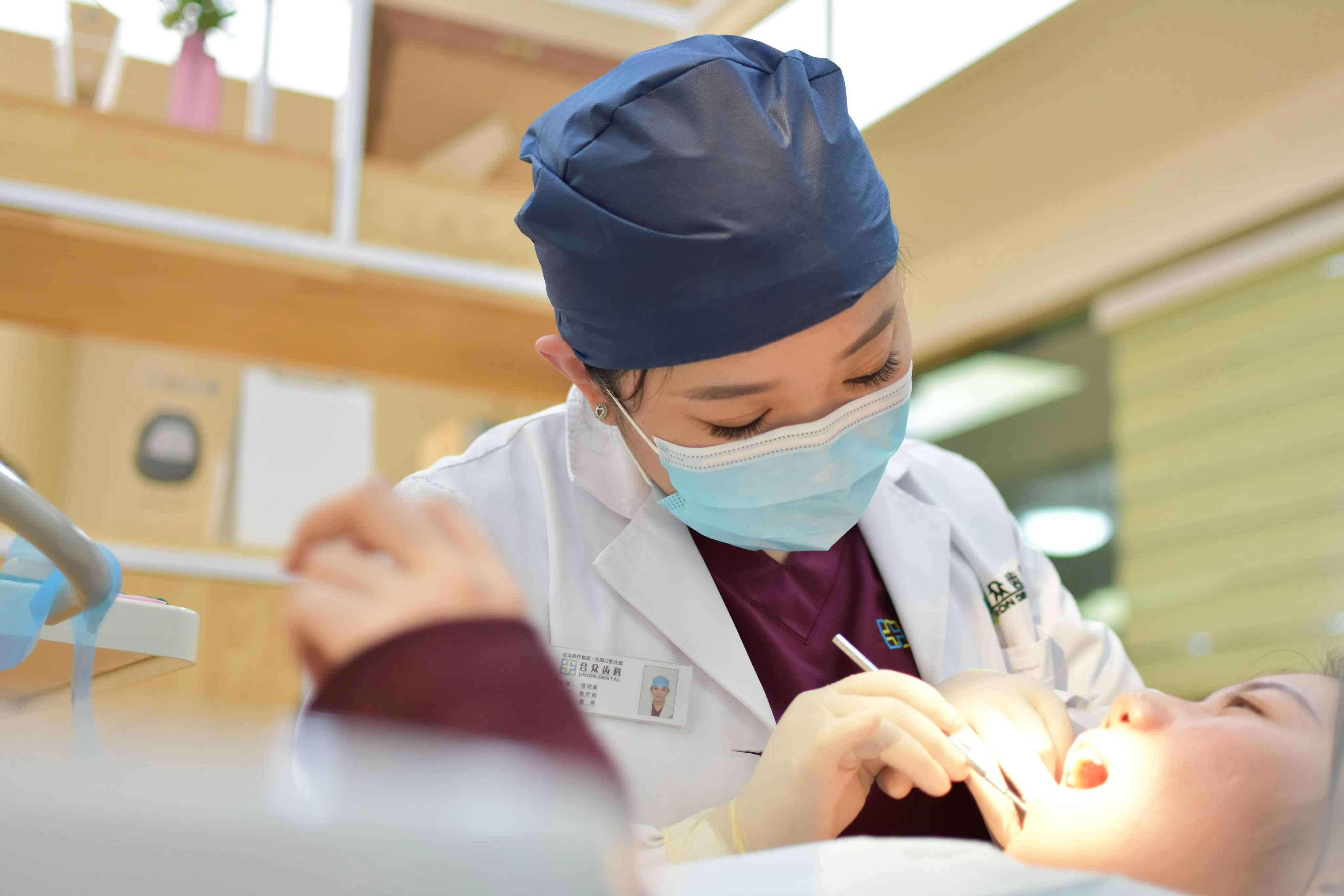 歯科医師による診療の様子